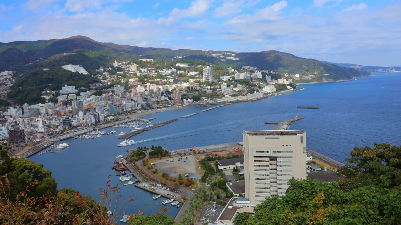 熱海温泉鳥瞰図/各字明細最新熱海市全図 画者不詳 熱海市全国